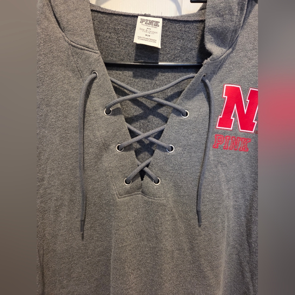 Vicoria's Secret PINK Nebraska Huskers Pullover Lace Up Hoodie Medium - Picture 5 of 10